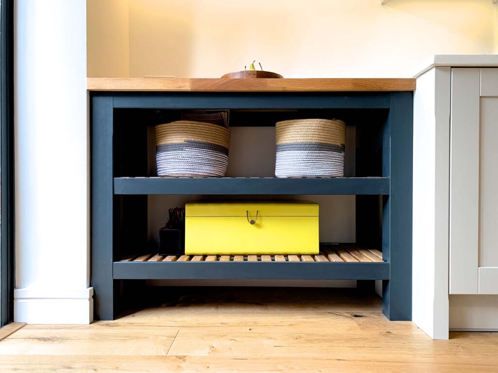 DistinctiveShakerKitchenWokinghamBerkshirebyUtopiaKitchens1390.jpg