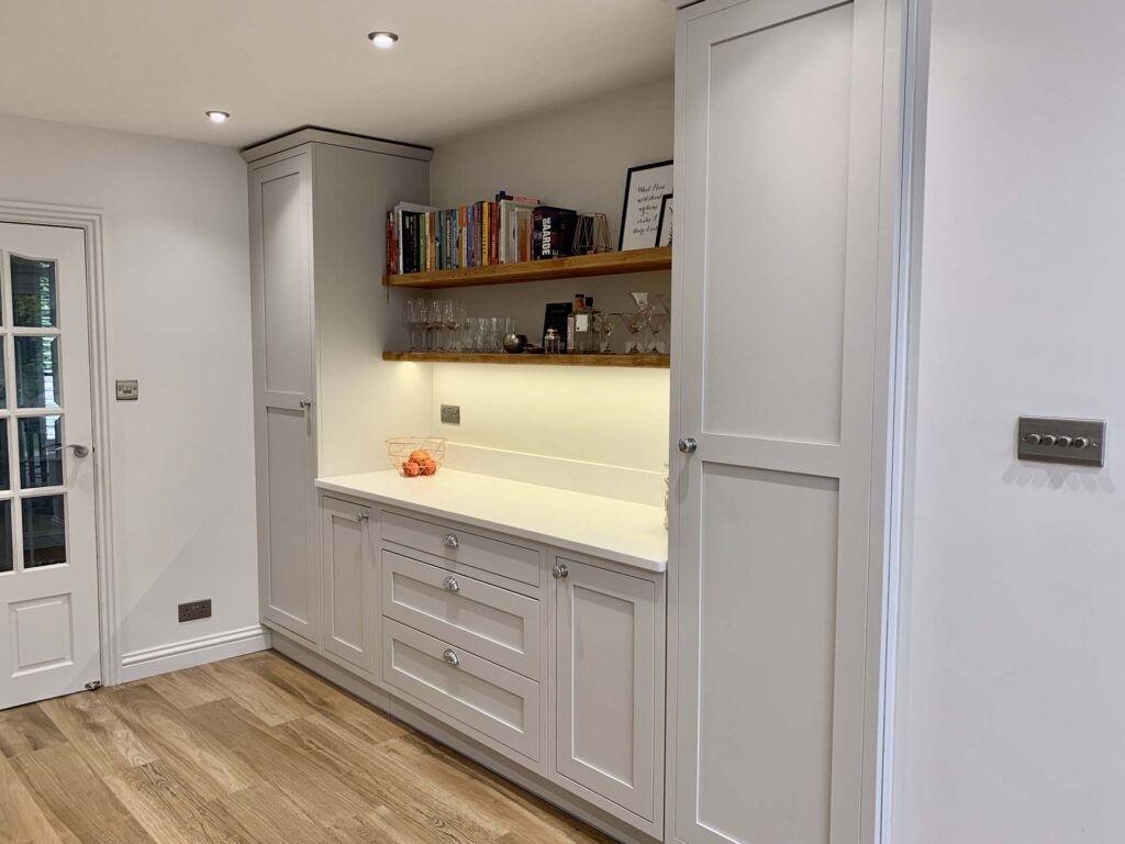 UD2379ABeautifulHandBuiltShakerKitchenBerkshire-14.jpg